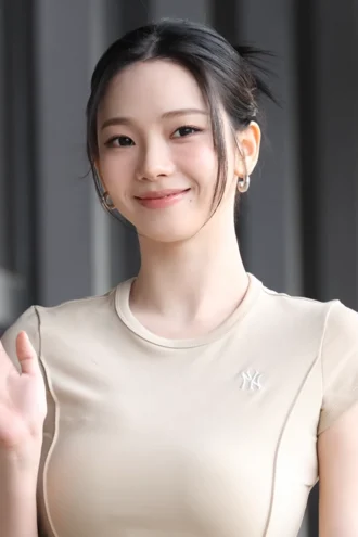 Karina (South Korean singer) height profile photo