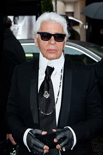Karl Lagerfeld height profile photo