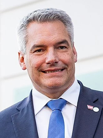 Karl Nehammer height profile photo
