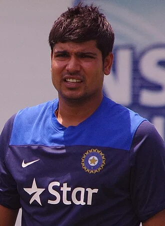 Karn Sharma height profile photo