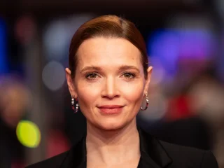 Karoline Herfurth height profile photo