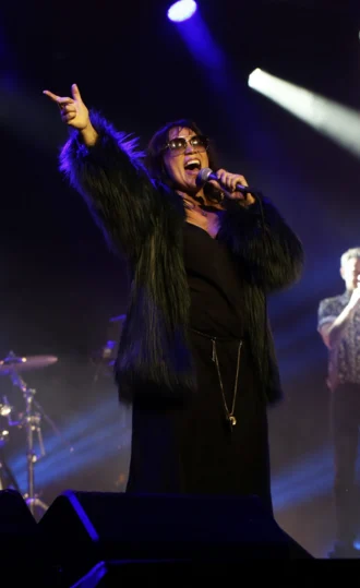 Kate Ceberano height profile photo