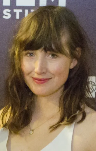 Kate Lyn Sheil height profile photo
