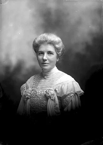 Kate Sheppard height profile photo