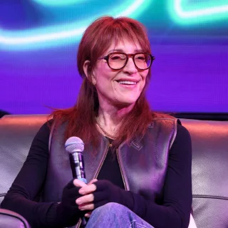 Katey Sagal height profile photo
