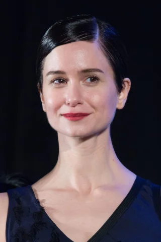 Katherine Waterston height profile photo