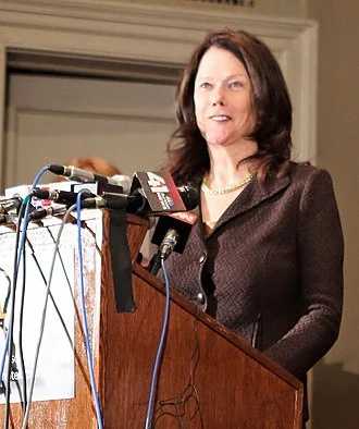 Kathleen Zellner height profile photo