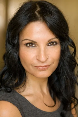 Kathrine Narducci height profile photo