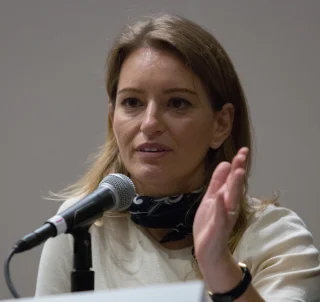 Katy Tur height profile photo