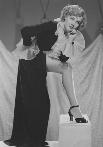 Kay Williams height profile photo