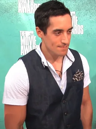 Keahu Kahuanui height profile photo