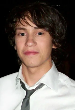 Keir Gilchrist height profile photo