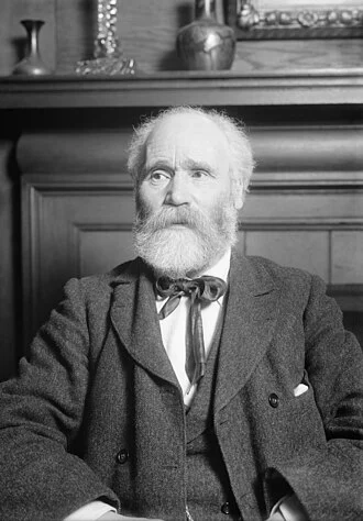 Keir Hardie height profile photo