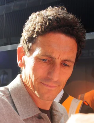 Keith Andrews (footballer) height profile photo