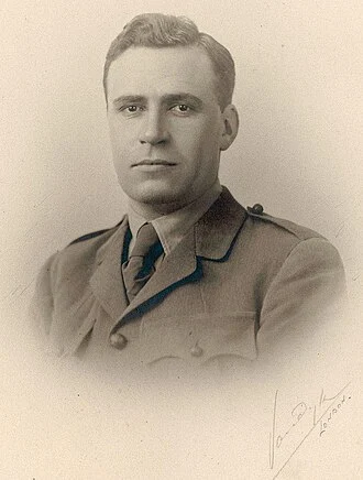 Keith Murdoch height profile photo