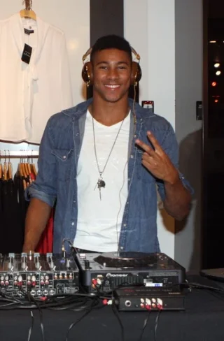 Keiynan Lonsdale height profile photo