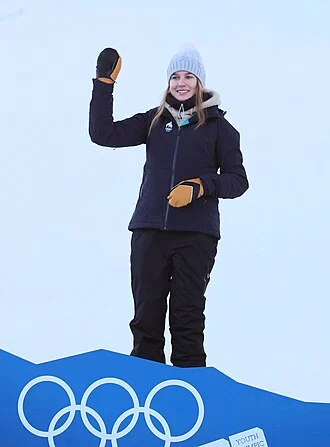 Kelly Sildaru height profile photo
