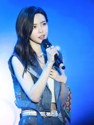 Kelly Yu height profile photo