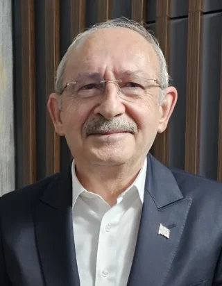 Kemal Kılıçdaroğlu height profile photo