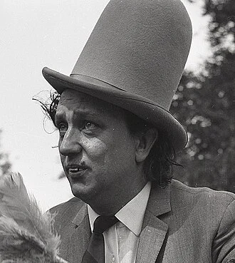 Ken Dodd height profile photo