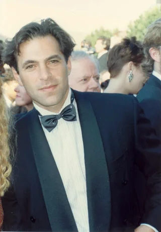 Ken Olin height profile photo