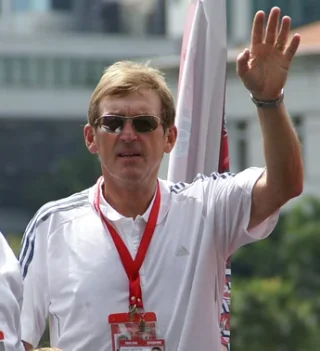 Kenny Dalglish height profile photo