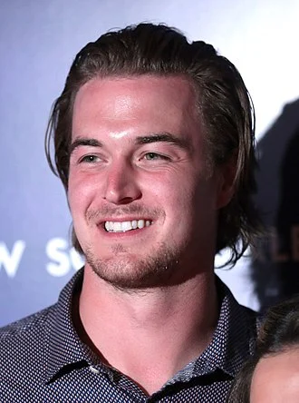 Kenny Pickett height profile photo