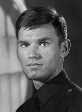 Kent McCord height profile photo