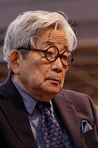 Kenzaburō Ōe height profile photo