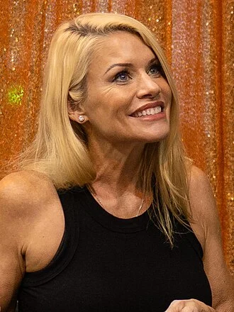 Kerri Hoskins height profile photo