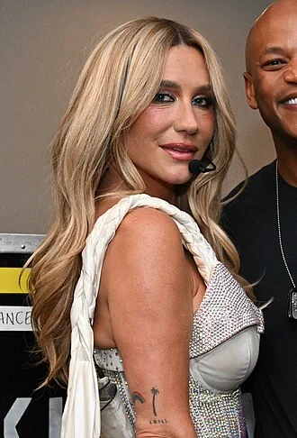Kesha height profile photo