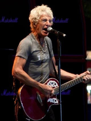 Kevin Cronin height profile photo