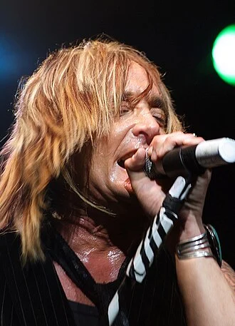 Kevin DuBrow height profile photo