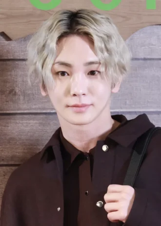 Key (entertainer) height profile photo