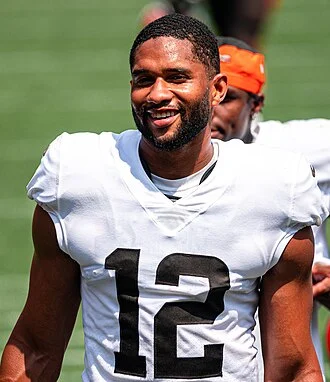 KhaDarel Hodge height profile photo