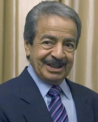 Khalifa bin Salman Al Khalifa height profile photo
