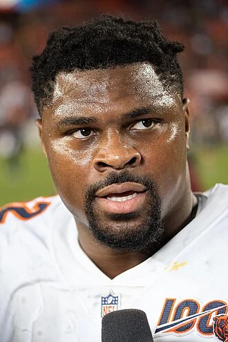 Khalil Mack height profile photo