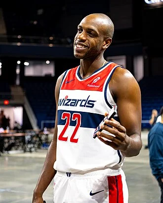 Khris Middleton height profile photo
