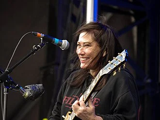 Kim Deal height profile photo