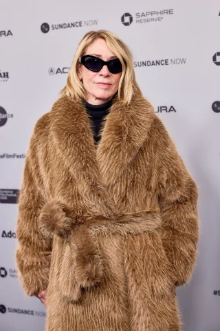 Kim Gordon height profile photo