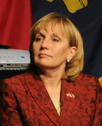 Kim Guadagno height profile photo