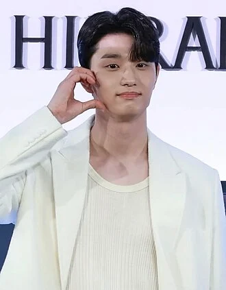 Kim Jae-won (actor, born 2001) height profile photo