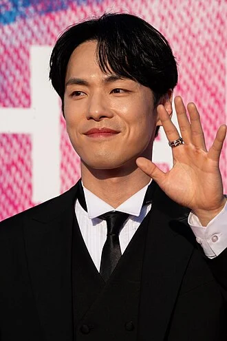 Kim Jung-hyun (actor, born 1990) height profile photo
