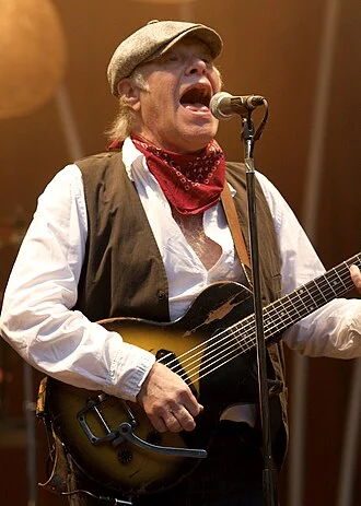 Kim Larsen height profile photo