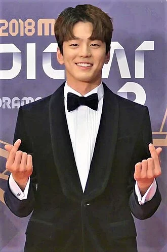 Kim Min Gue height profile photo
