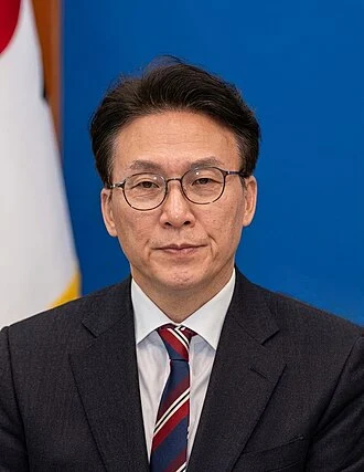 Kim Min-seok (politician) height profile photo