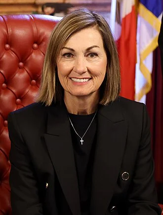 Kim Reynolds height profile photo