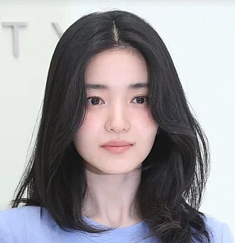 Kim Tae-ri height profile photo