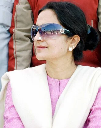 Kiran Choudhry height profile photo