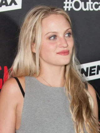 Kirby Bliss Blanton height profile photo